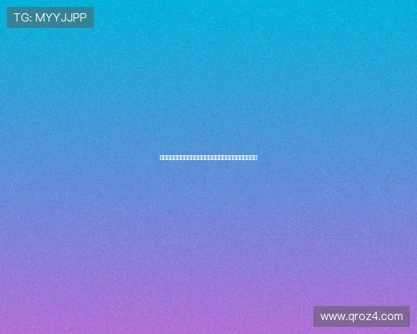 莱万赛后叼雪茄与什琴斯尼合影庆祝胜利展现波兰双星惬意时刻